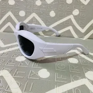 Bottega veneta wraparound goggle chunky cat eye white sunglasses Bottega Veneta | Accessories | Bottega Veneta Wraparound  main image 4